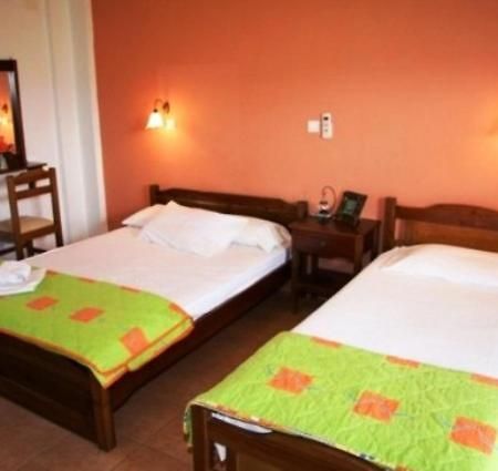 Triantafyllou Maria Rooms Skopelos Town Phòng bức ảnh
