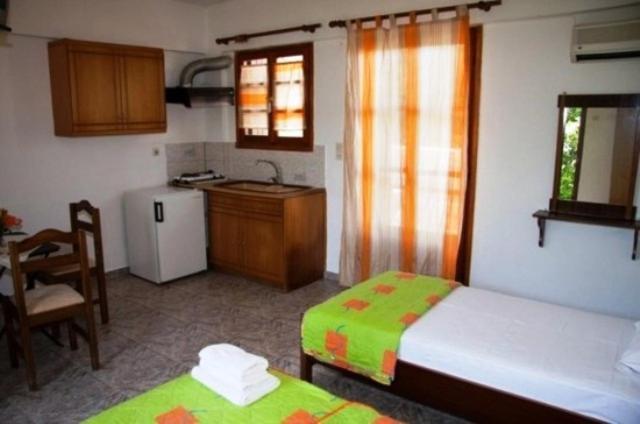 Triantafyllou Maria Rooms Skopelos Town Phòng bức ảnh
